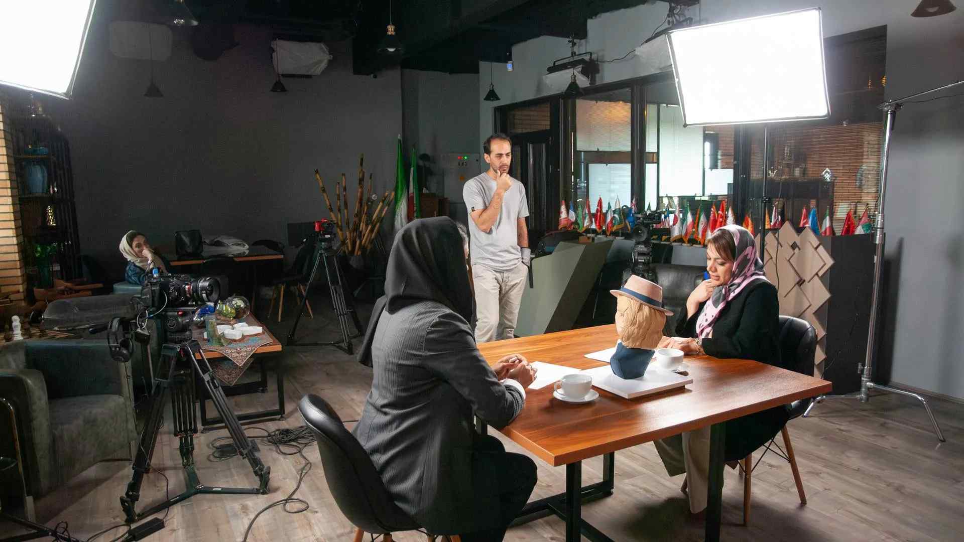 تجربه زن بودن با سمانه کریمیان