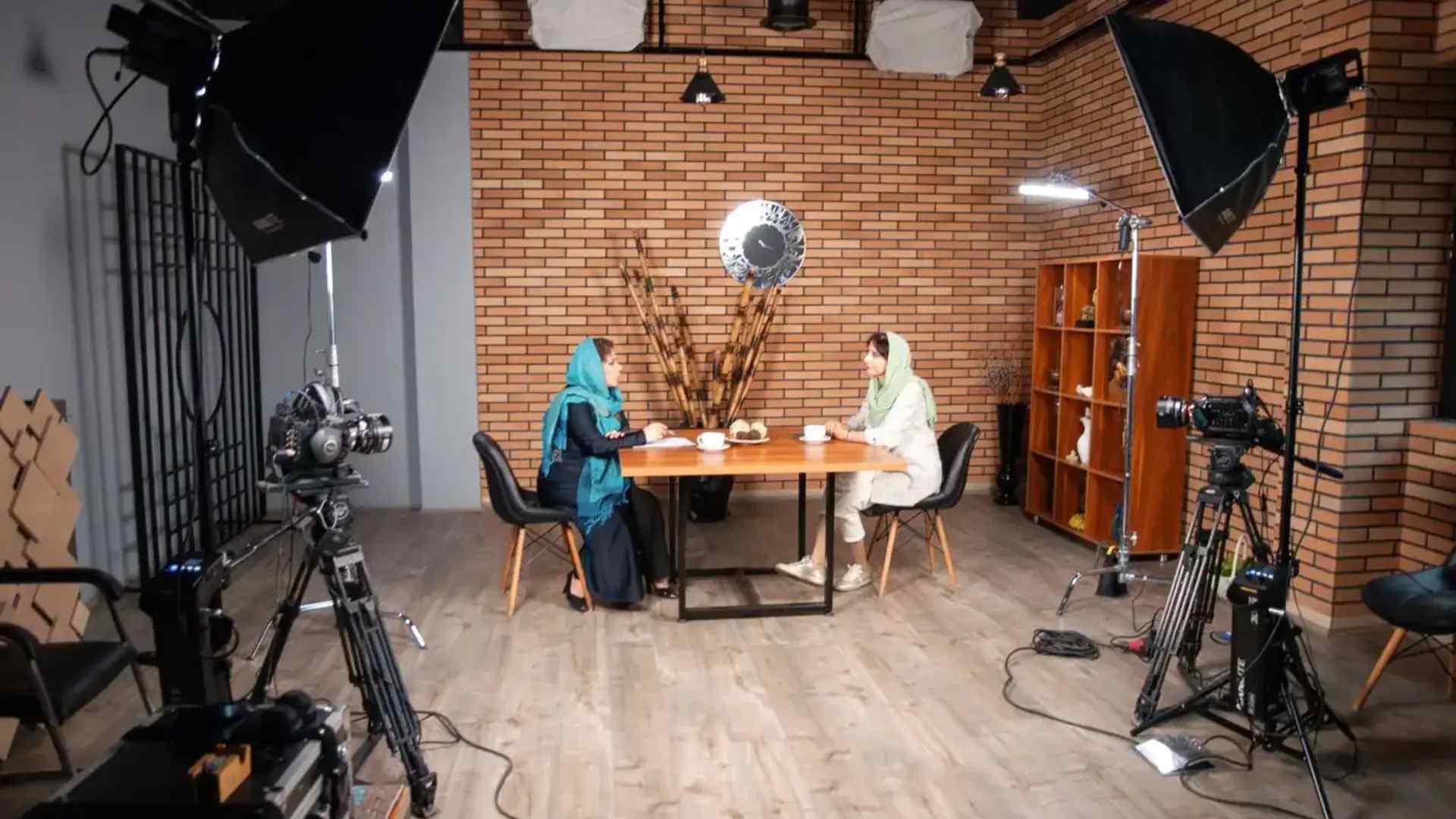 تجربه زن بودن با سوزان پیروان